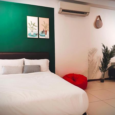 The Landmark By Katana 3Br To 4Br Luxury Seaview Landmark Homestay At Gurney 15-16Pax 无敌海景套房 Tanjung Tokong Kültér fotó